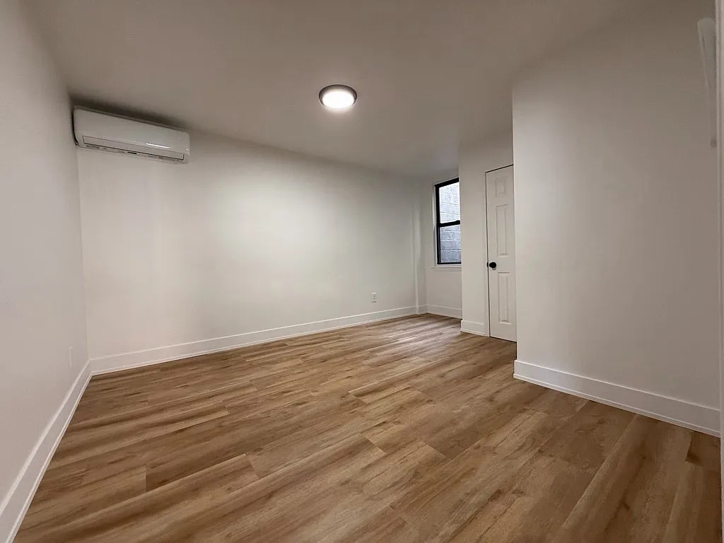 3 bed, 1000 sqft, $4,000 — Photo 4