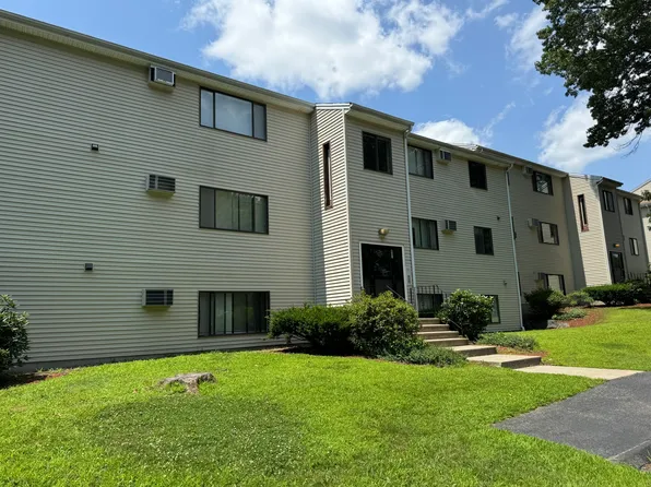 431 Sunderland Rd #E, Worcester, MA 01604