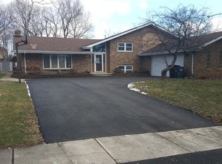 725 Spruce Rd, Frankfort, IL 60423