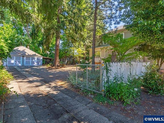 4th image of 292 17th St SE