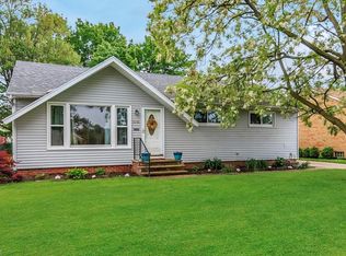 6048 Westerham Rd, Mayfield Heights, OH 44124