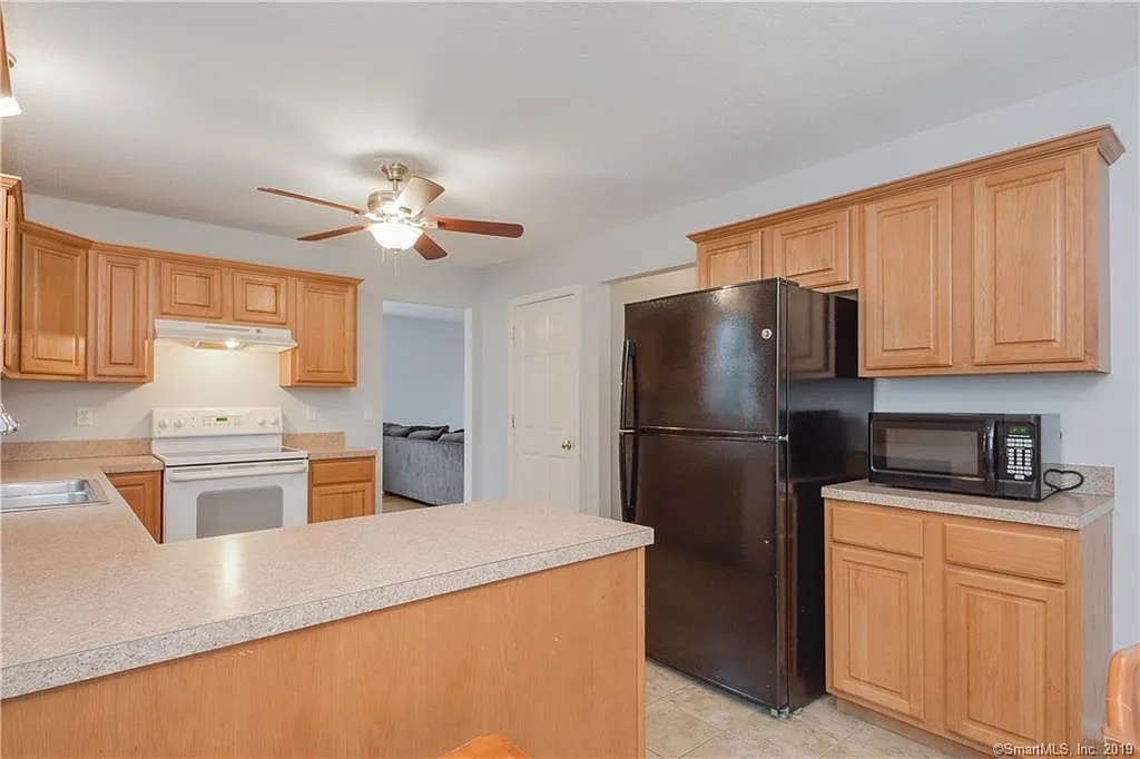 5 bed, 1792 sqft, $4,000 — Photo 4