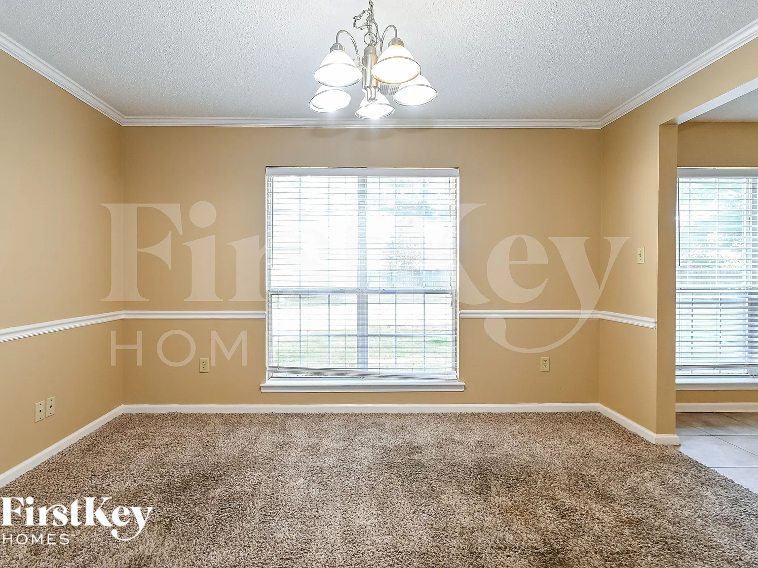 4 bed, 2.5 bath, 1965 sqft, $2,075 — Photo 4