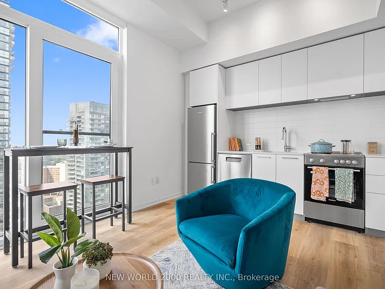 101 Roehampton Ave #2211 — Photo 2