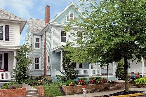 221 S Spruce St photo 1