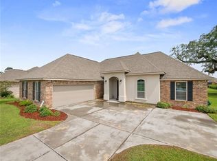 520 Strawberry Ln, Madisonville, LA 70447