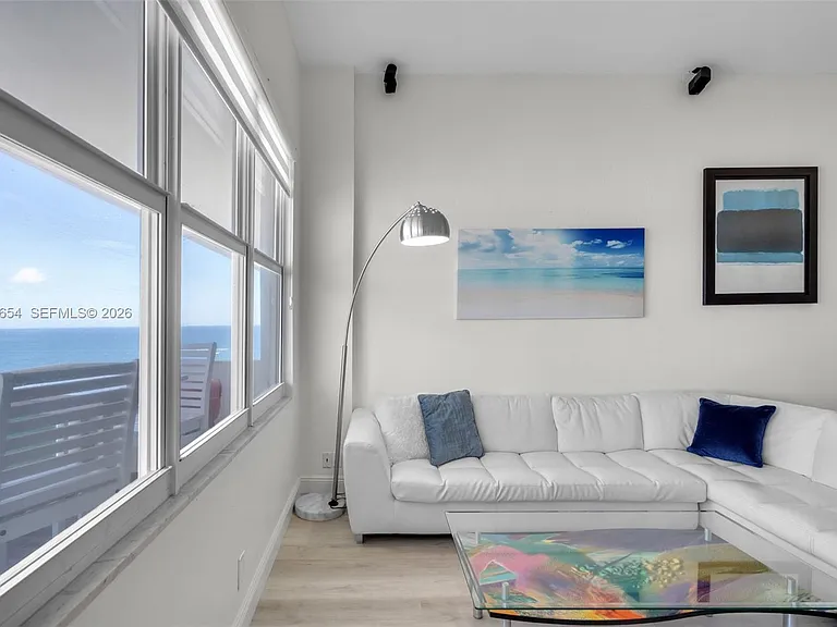 3725 Ocean Dr #Penthouse 03 — Photo 11