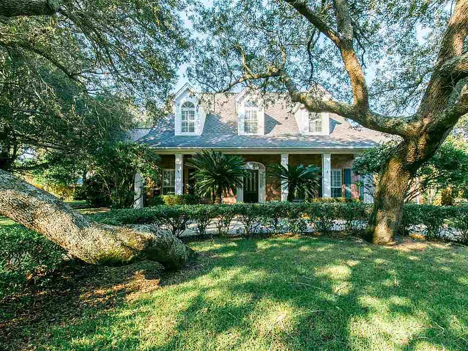 1st image of 110 Chanteclaire Cir