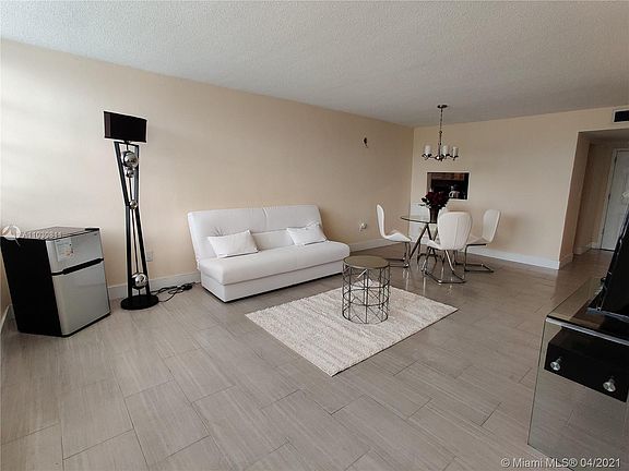 4th image of 1551 NE Miami Gardens Dr APT 228