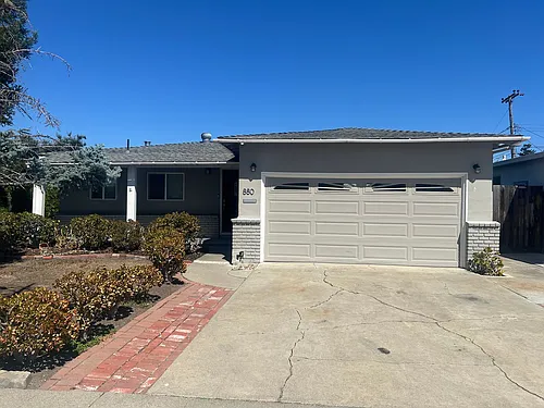 880 San Mateo Ct Photo 1