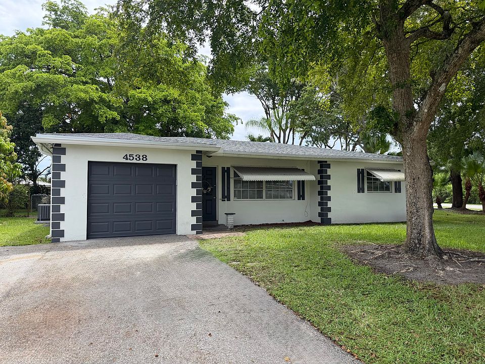 1st image of 4538 Albedo St