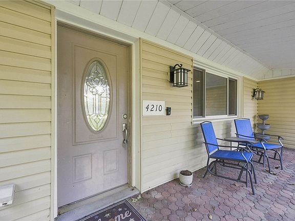 5th image of 4210 White Oak Dr