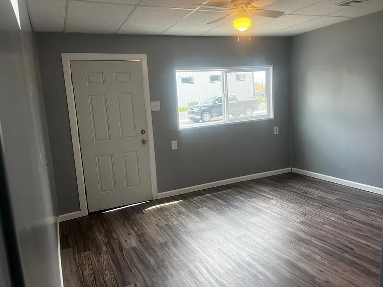 305 N Colorado Ave — Photo 1