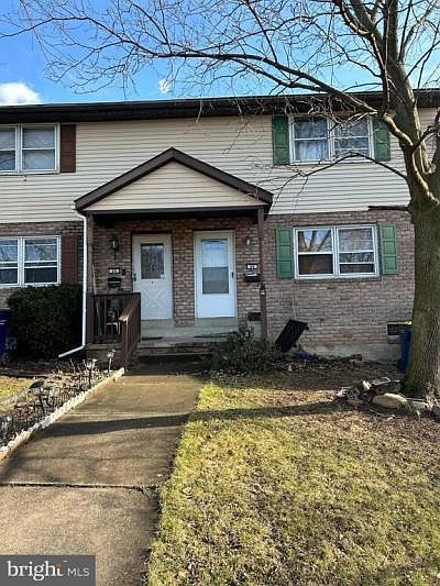 2nd image of 86 Hanover St