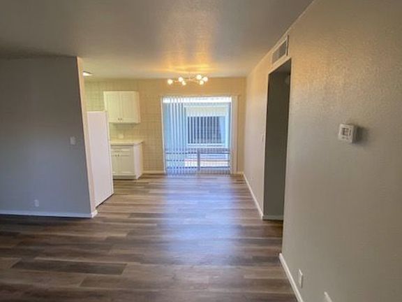 4th image of 201 S Elden St #2