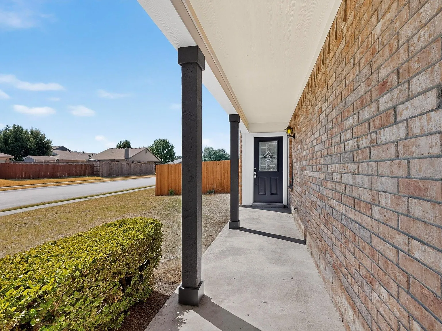 3 bed, 1378 sqft, $2,200 — Photo 4