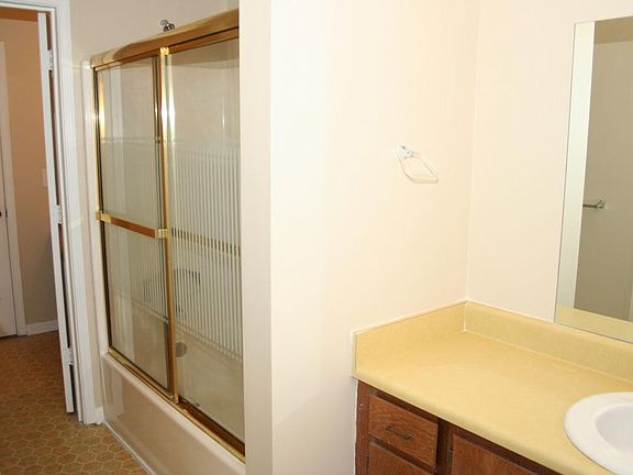 4th image of 965 Glynn Oaks Dr