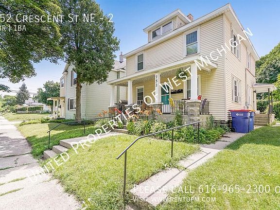 3rd image of 752 Crescent St NE #2