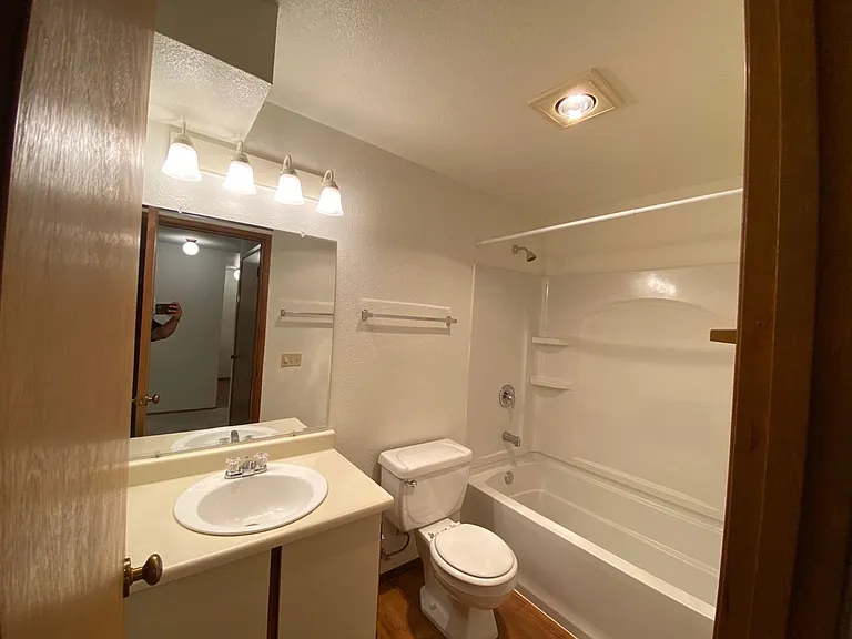 Shorecrest Apartments — Photo 12