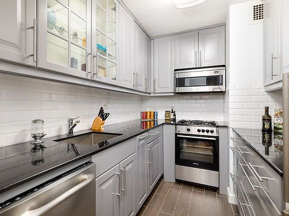 4th image of 140 W End Ave APT 23E