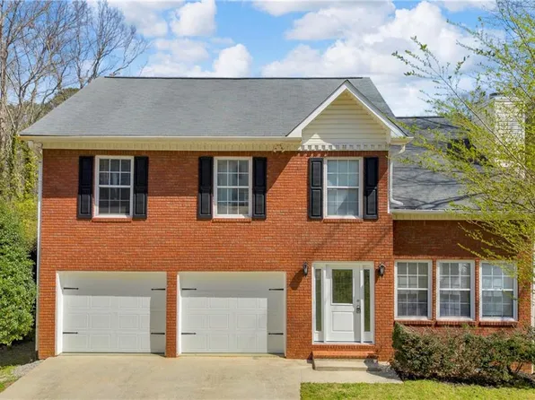 4605 Creek Bluff Dr, Sugar Hill, GA 30518