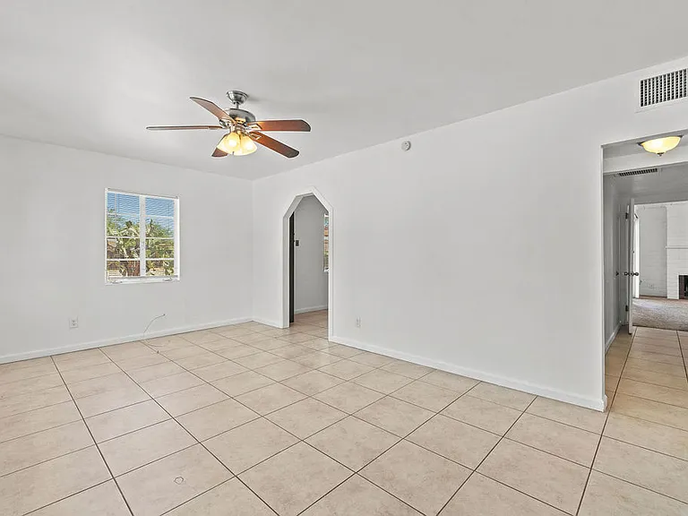 1536 E Waverly St — Photo 4