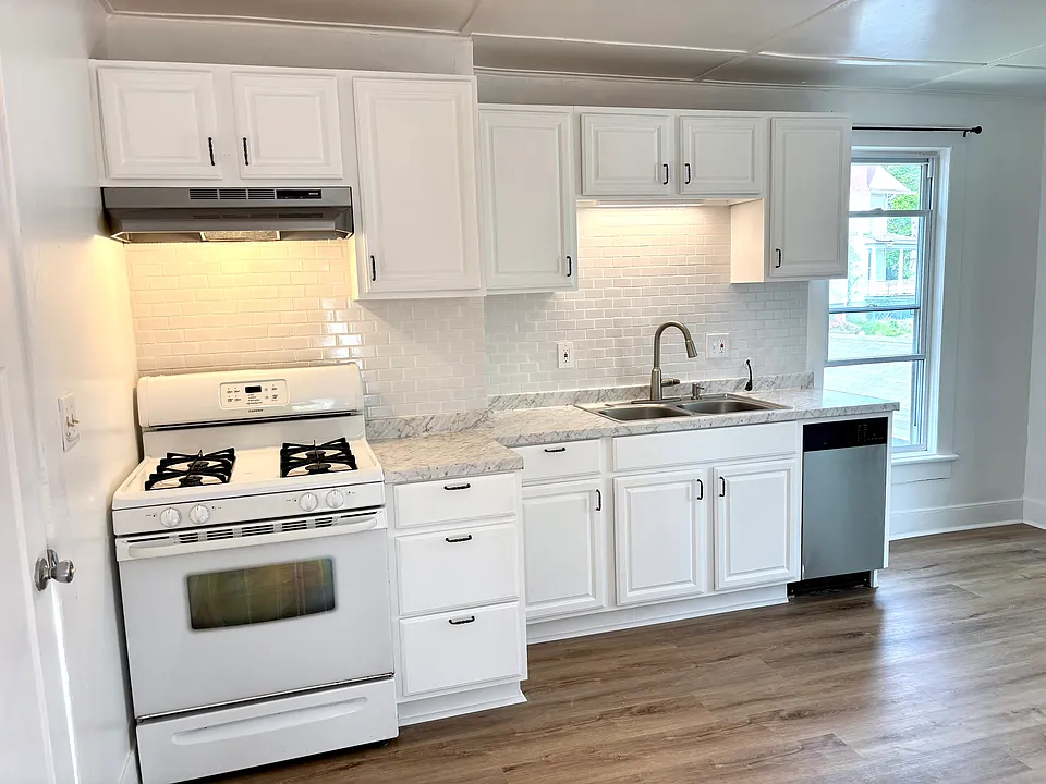 2nd floor kitchen - dishwasher