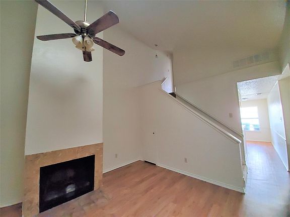 3rd image of 3024 N Bell Ave #3024