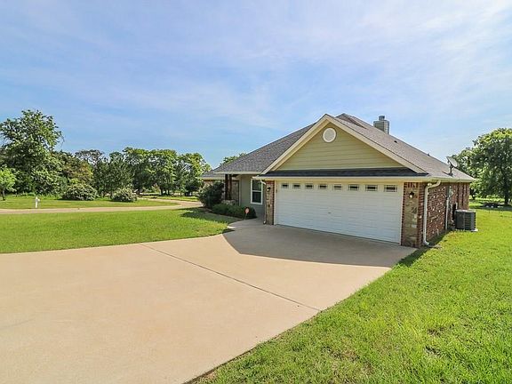 3rd image of 16088 Hickory Hills Dr