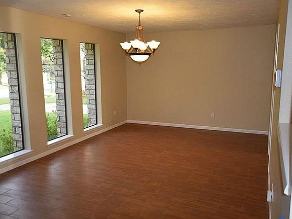 2nd image of 1502 Park Meadow Dr