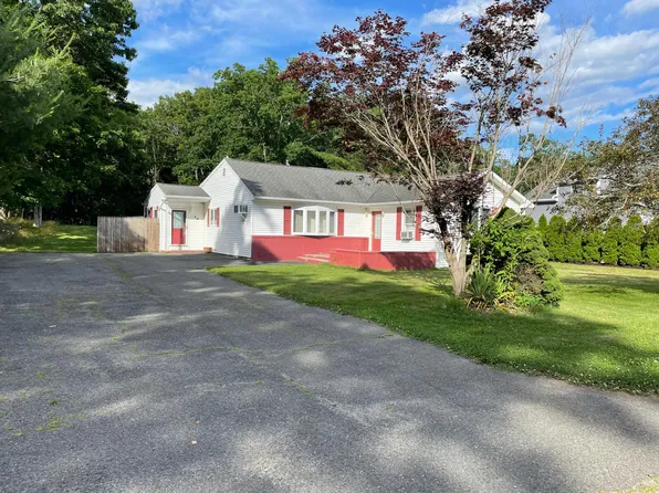 20 Helen Ave, Howell, NJ 07731