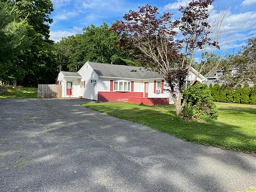 20 Helen Ave Photo 1