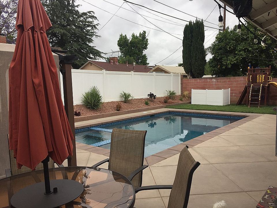2nd image of 8206 Encino Ave
