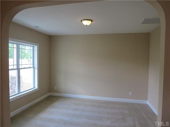 4th image of 642 Kentucky Derby Ln