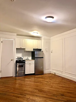 Rented by Waverly Realty Associates | media 9