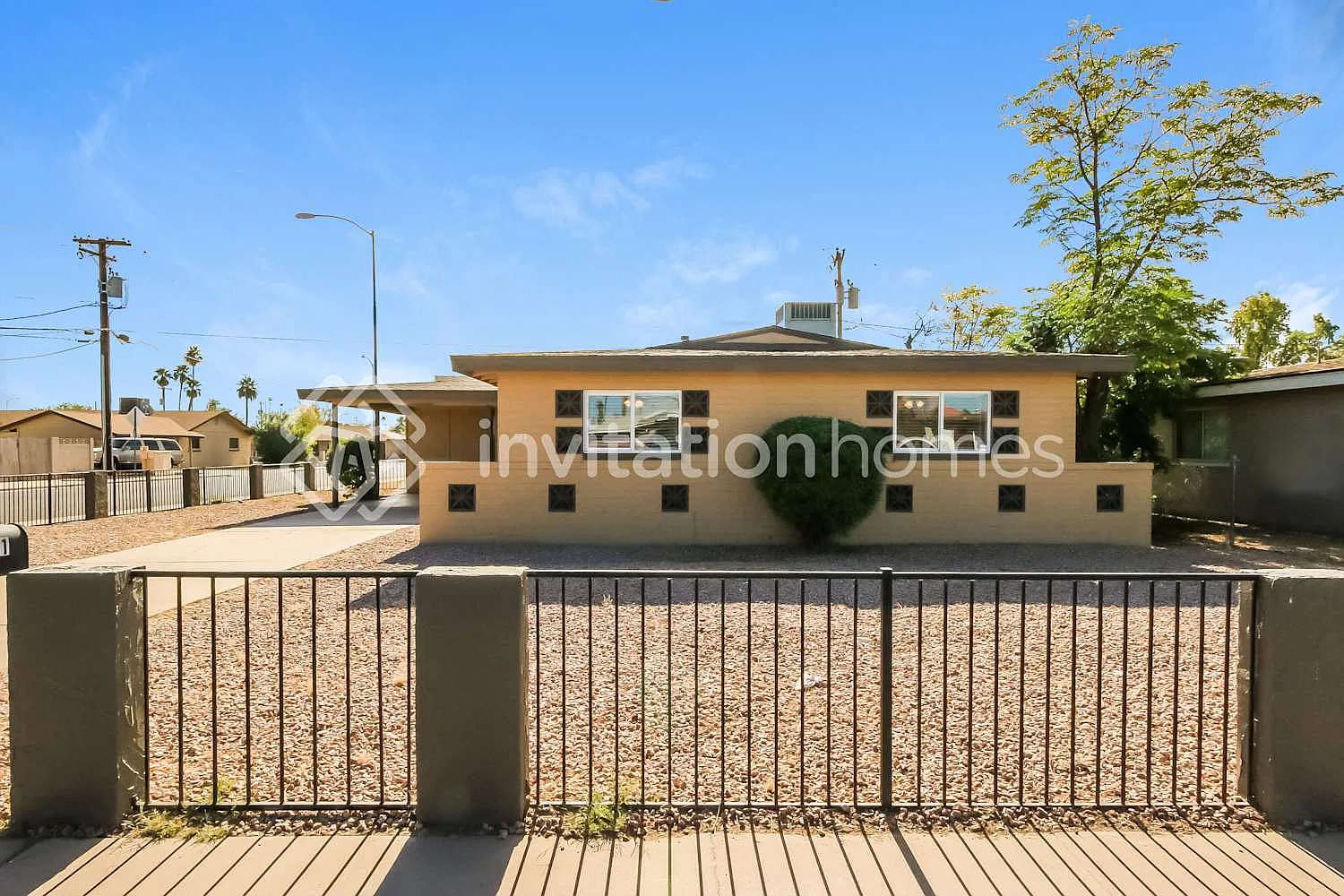 561 E Franklin Ave Mesa, AZ 85204 — Photo 1