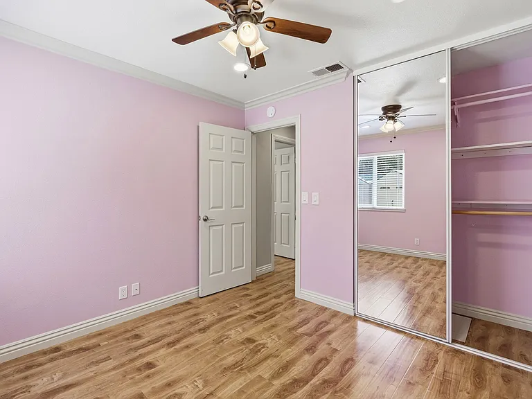 325 Goshen Ct — Photo 20