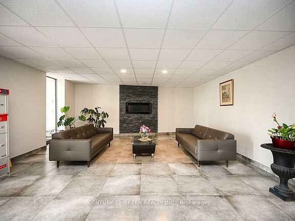 4th image of 3065 Queen Frederica Dr #902