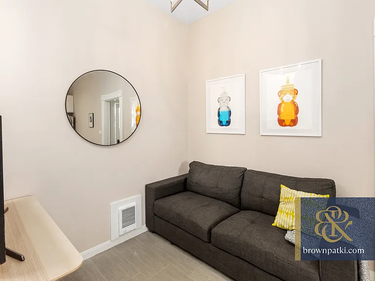 22 Ringold St — Photo 4