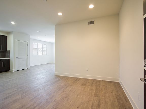 4th image of 11929 Courtleigh Dr APT 201