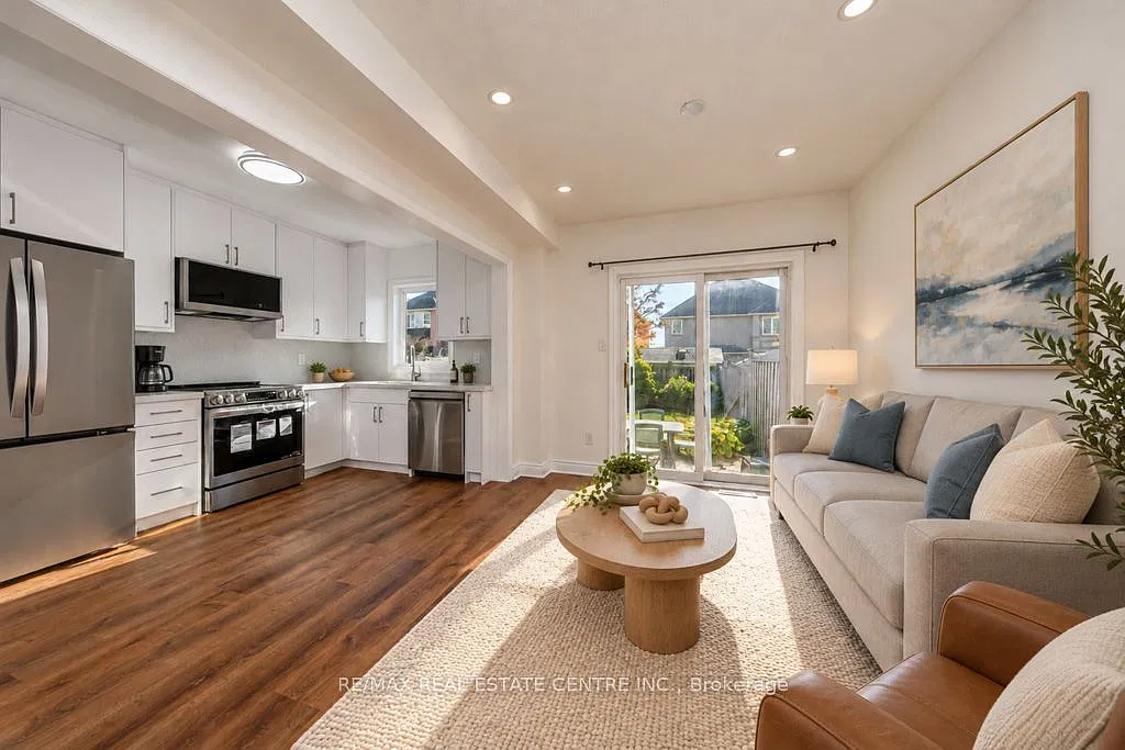 4 bed, $3,200 — Photo 1