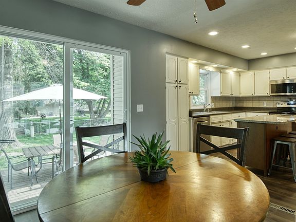 5th image of 15926 Marinda Cir