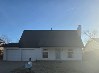 1100 Cavalier St, Moore, OK 73160