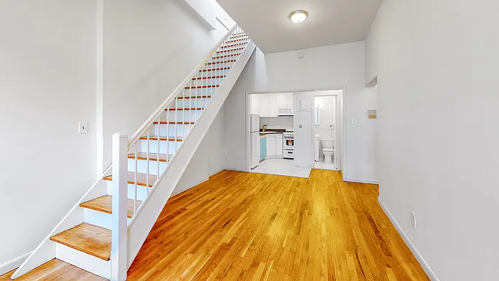 Rented by Bond New York | media 4