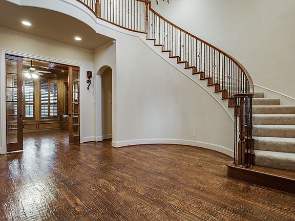 4th image of 424 Wyndemere Blvd