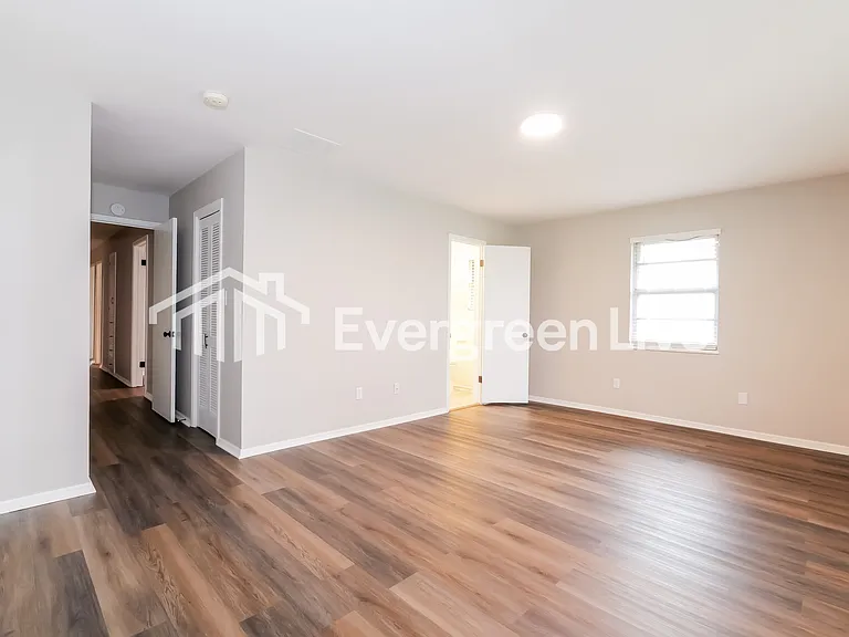 1322 NW 85th St — Photo 9