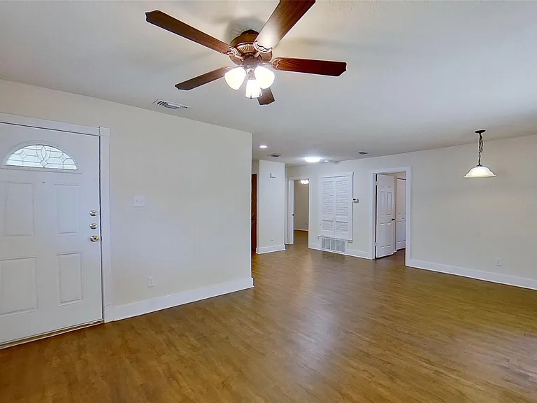 2107 Magnolia Dr #B — Photo 3