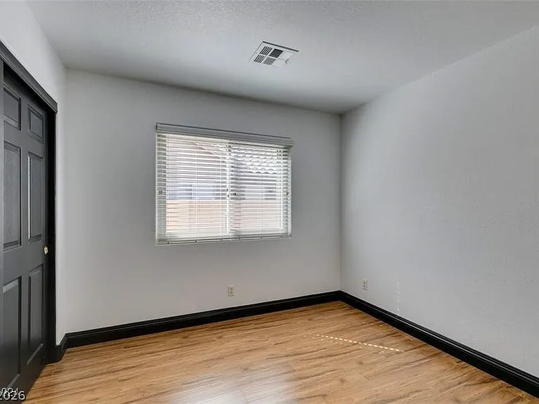 240 Honeywood St — Photo 17
