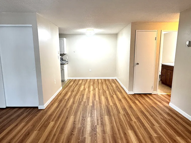 7 Village Rock Ln #3 — Photo 6