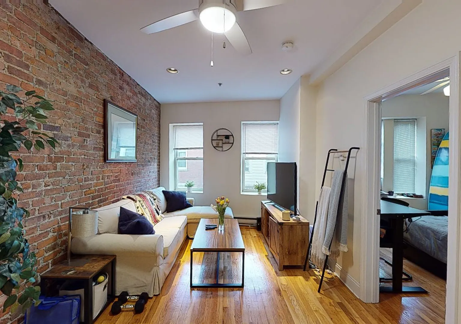 2 bed, 700 sqft, $3,695 — Photo 1